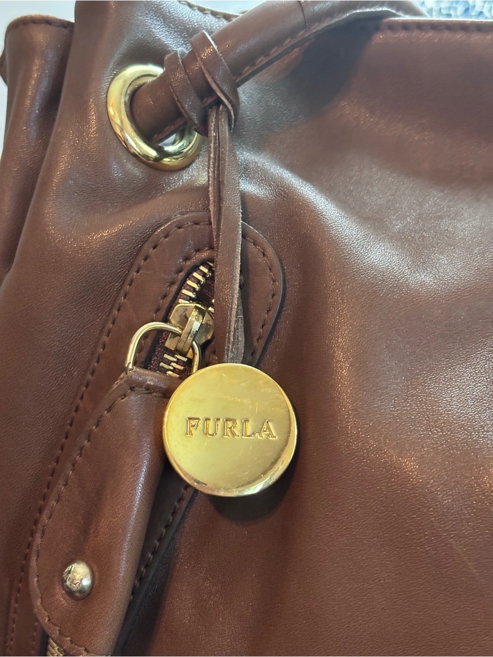 Furla Carmen Vintage Leather Shoulder Bag Tote – Rich Brown / Gold Hardware - Picture 3 of 15